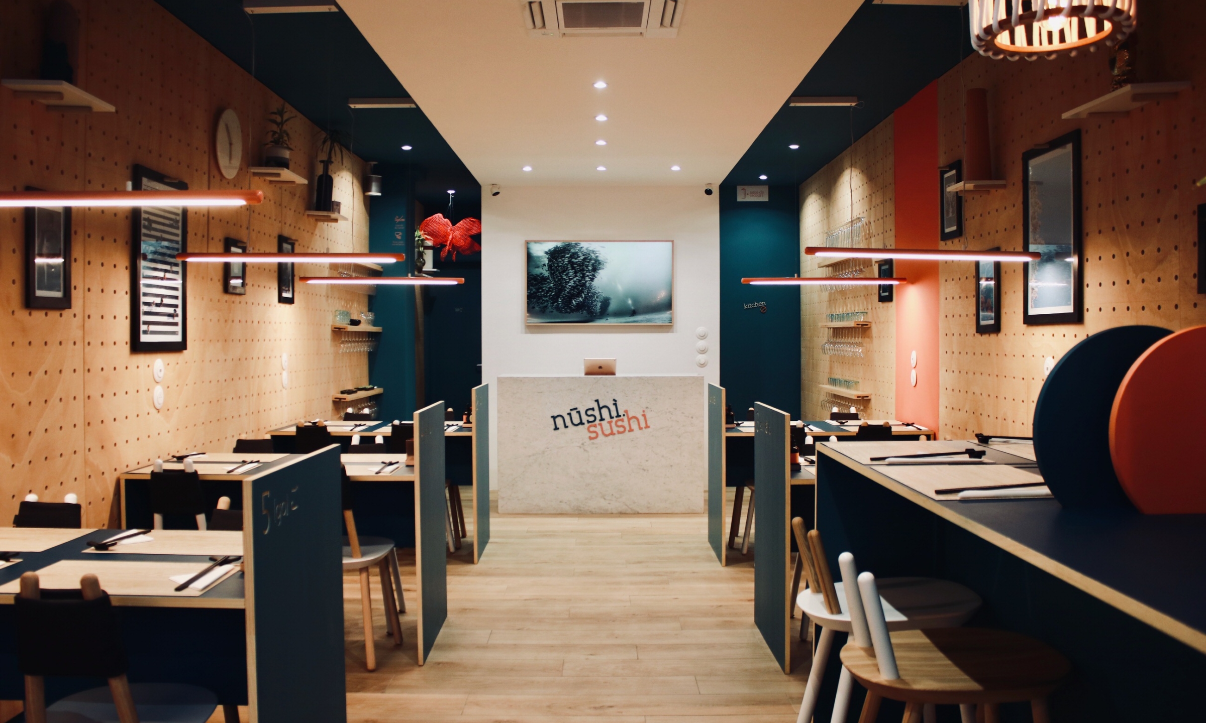 nūshì.sushi